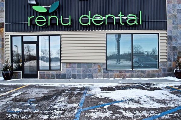 Outside view of Renu Dental office in Crrokston Minnesota