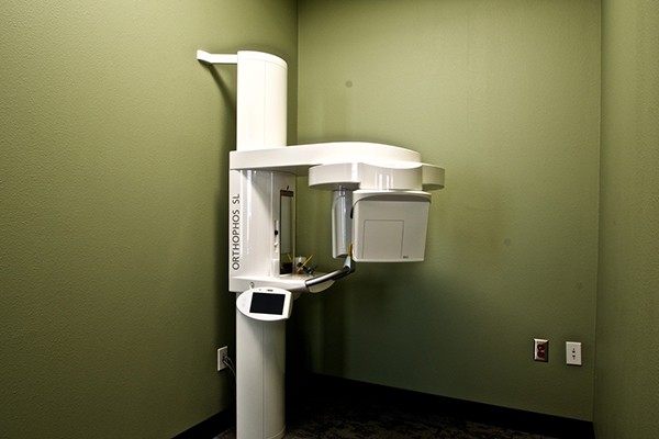 3 D C T cone beam digital x-ray scanner